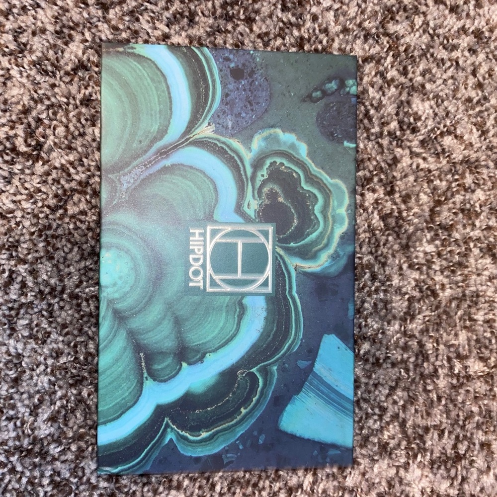 Hipdot Eyeshadow Palette